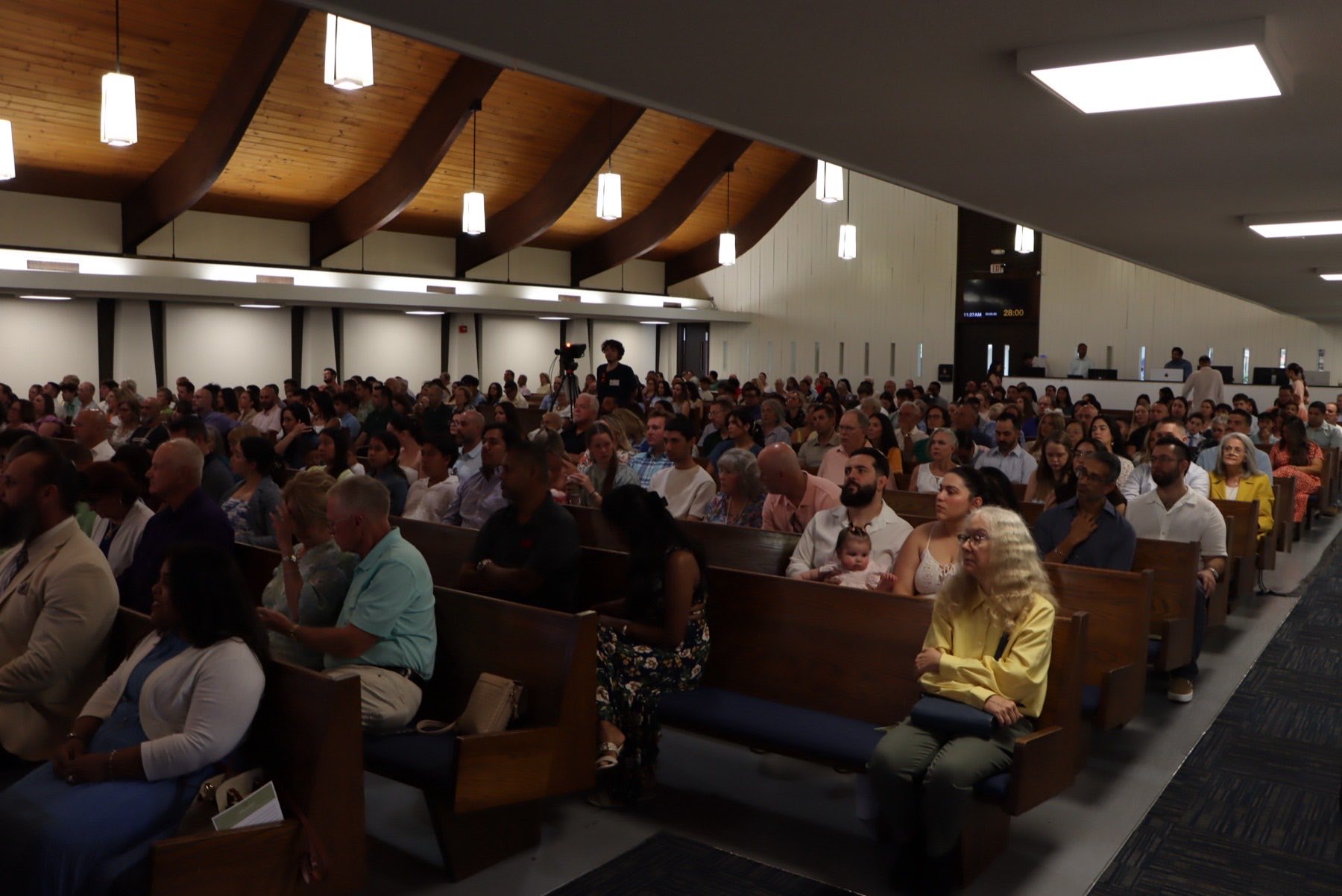 A full sanctuary at Christchurch Miami on a Sunday morning